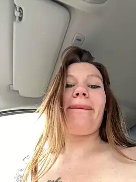 justmilaa — NAKED + SQUIRT IN PARK