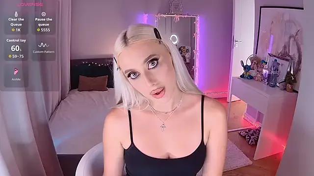 LoryWood — remove bodysuit with striptease