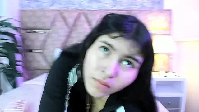 Luna_Jonees on StripChat 