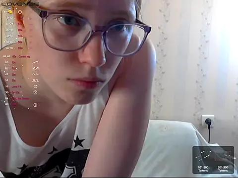 LustfulSarah — I caress my pussy very tender