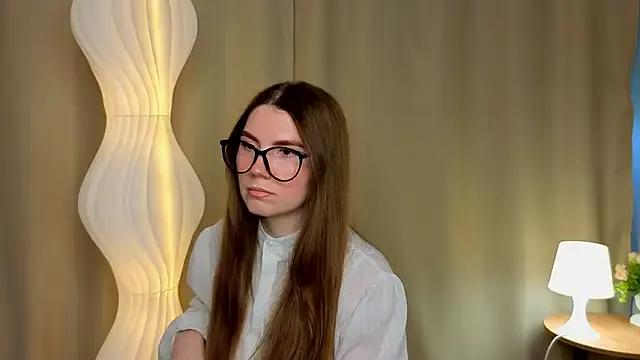 MelitaMoote — 5 juicy spanks on the ass