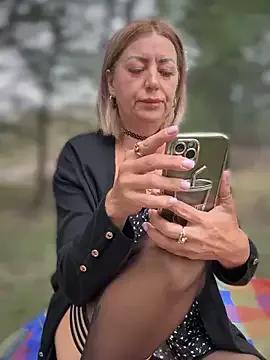 Milena-MilfaXXX — 1-2-3 finger ass