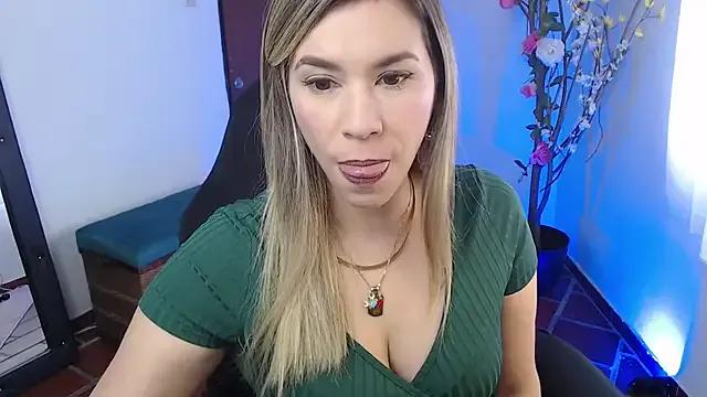ms_sofia_x — make  me  happy