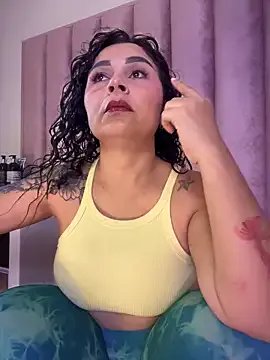 Natural_BIGASS_Nina — spanks my ass  