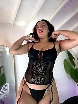 NaughtyNinnaXXX — SUCK FINGERS CLOSE UP