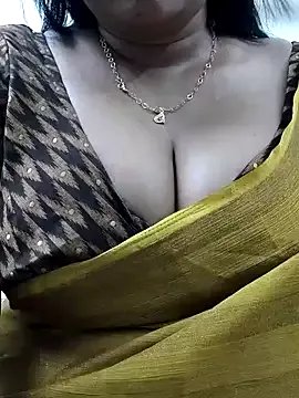 Queenflowerr on StripChat 