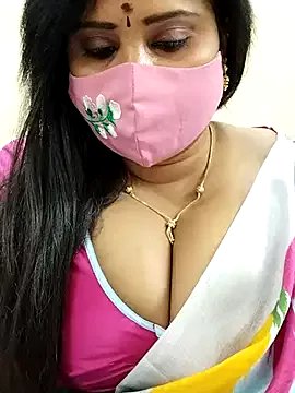 Queenflowerr on StripChat 