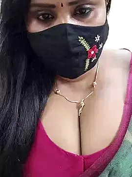 Queenflowerr on StripChat 