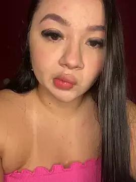 QueenYumi — Zoom Pussy + siririca