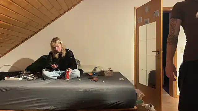 RedLayla — Puh in Lovesense Plug 