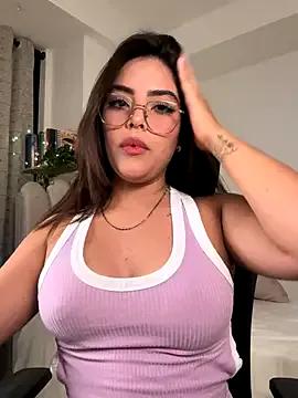 Sara-Evans — first 