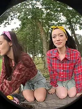 SnappyHappy — Naked ass twerk on parking 