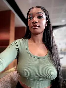 VannessaJj — Toy on Hard clit,Cum&squirt naked public