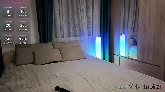 Velvetnoir21 — Nude pussy+oliling ass+twerk